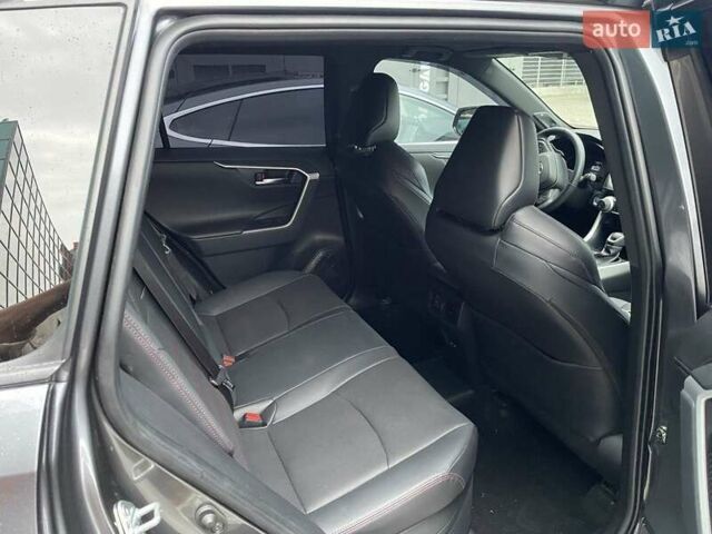 Серый Тойота RAV4 PHEV, объемом двигателя 2.5 л и пробегом 31 тыс. км за 49000 $, фото 15 на Automoto.ua