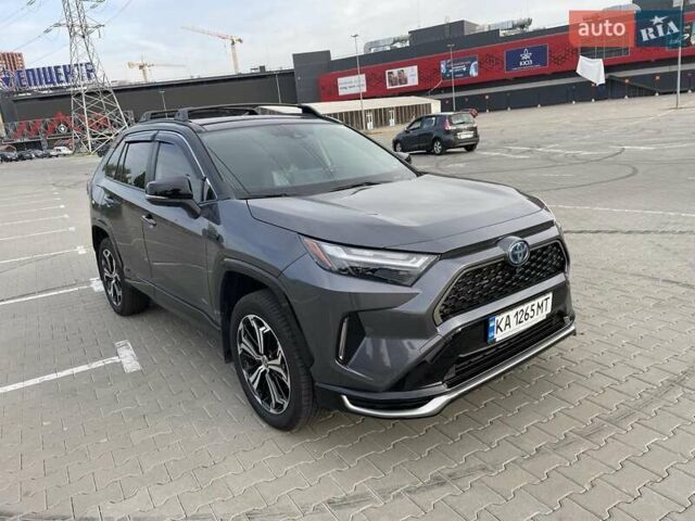Серый Тойота RAV4 PHEV, объемом двигателя 2.5 л и пробегом 31 тыс. км за 49000 $, фото 1 на Automoto.ua