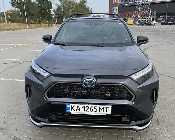 Серый Тойота RAV4 PHEV, объемом двигателя 2.5 л и пробегом 31 тыс. км за 49000 $, фото 5 на Automoto.ua