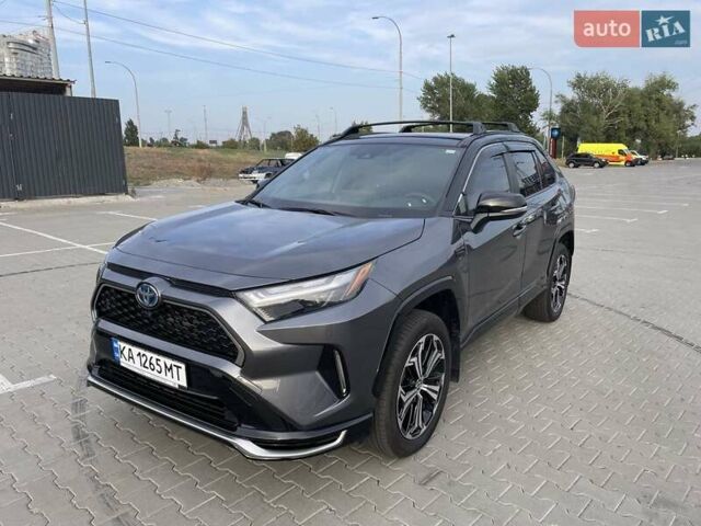 Серый Тойота RAV4 PHEV, объемом двигателя 2.5 л и пробегом 31 тыс. км за 49000 $, фото 3 на Automoto.ua