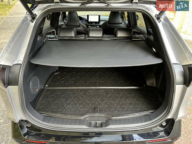 Сірий Тойота RAV4 PHEV, об'ємом двигуна 2.5 л та пробігом 63 тис. км за 49500 $, фото 59 на Automoto.ua