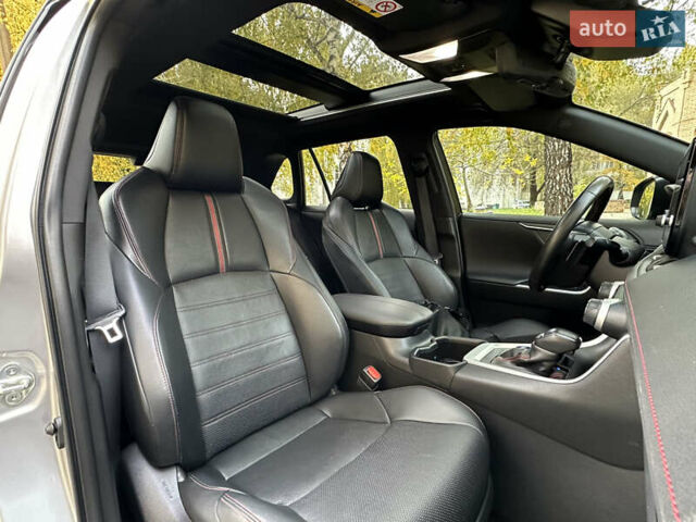 Сірий Тойота RAV4 PHEV, об'ємом двигуна 2.5 л та пробігом 63 тис. км за 49500 $, фото 51 на Automoto.ua