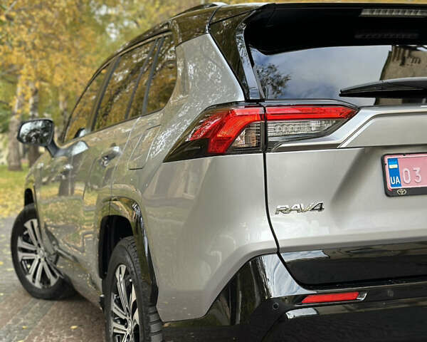 Сірий Тойота RAV4 PHEV, об'ємом двигуна 2.5 л та пробігом 63 тис. км за 49500 $, фото 18 на Automoto.ua
