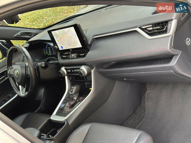 Сірий Тойота RAV4 PHEV, об'ємом двигуна 2.5 л та пробігом 63 тис. км за 49500 $, фото 48 на Automoto.ua