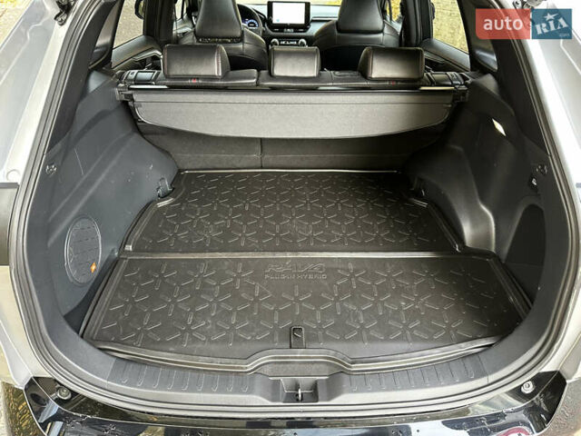 Сірий Тойота RAV4 PHEV, об'ємом двигуна 2.5 л та пробігом 63 тис. км за 49500 $, фото 60 на Automoto.ua