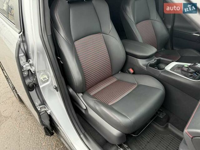 Серый Тойота RAV4 PHEV, объемом двигателя 2.5 л и пробегом 25 тыс. км за 48800 $, фото 41 на Automoto.ua