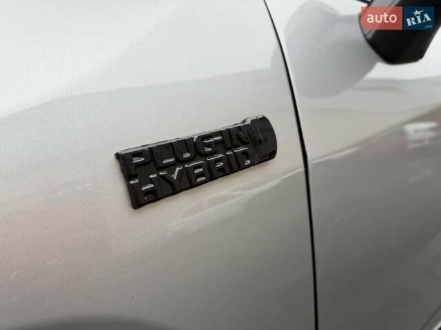 Серый Тойота RAV4 PHEV, объемом двигателя 2.5 л и пробегом 25 тыс. км за 48800 $, фото 7 на Automoto.ua