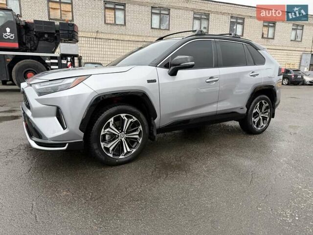 Серый Тойота RAV4 PHEV, объемом двигателя 2.5 л и пробегом 25 тыс. км за 48800 $, фото 2 на Automoto.ua