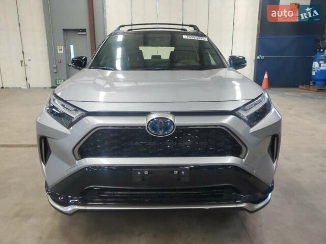 Серый Тойота RAV4 PHEV, объемом двигателя 2.49 л и пробегом 13 тыс. км за 35000 $, фото 4 на Automoto.ua