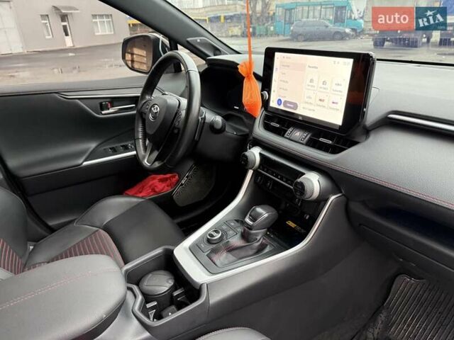 Серый Тойота RAV4 PHEV, объемом двигателя 2.5 л и пробегом 25 тыс. км за 48800 $, фото 30 на Automoto.ua