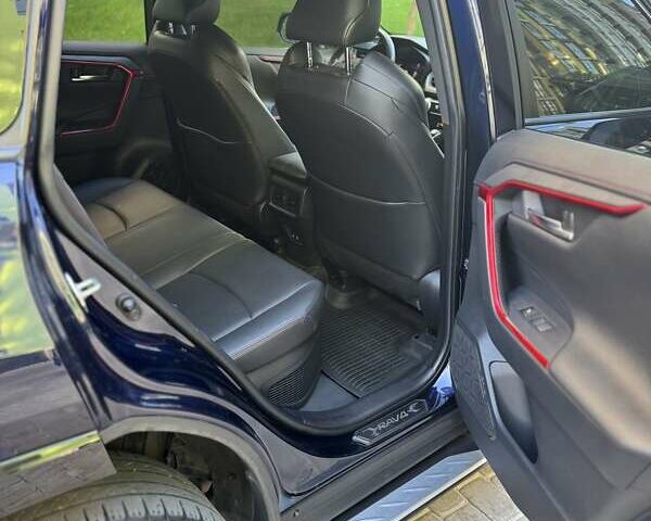 Синий Тойота RAV4 PHEV, объемом двигателя 2.49 л и пробегом 86 тыс. км за 45000 $, фото 14 на Automoto.ua