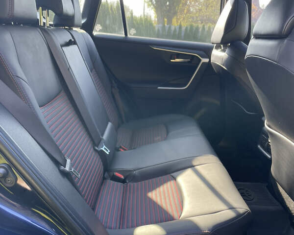 Синий Тойота RAV4 PHEV, объемом двигателя 2.5 л и пробегом 37 тыс. км за 45700 $, фото 42 на Automoto.ua
