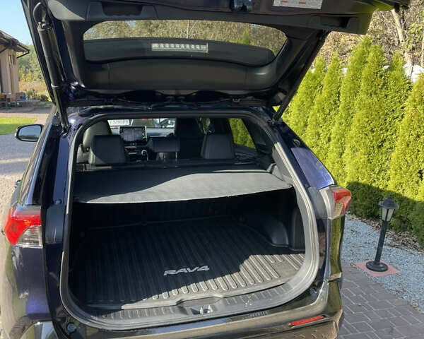 Синий Тойота RAV4 PHEV, объемом двигателя 2.5 л и пробегом 37 тыс. км за 45700 $, фото 56 на Automoto.ua