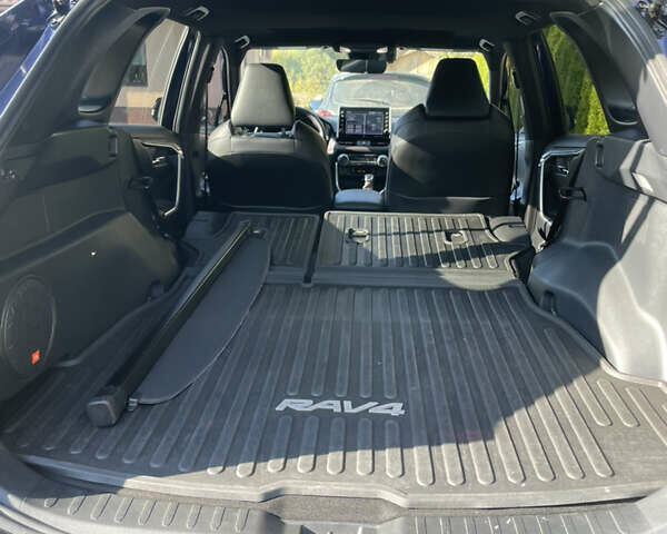 Синий Тойота RAV4 PHEV, объемом двигателя 2.5 л и пробегом 37 тыс. км за 45700 $, фото 58 на Automoto.ua