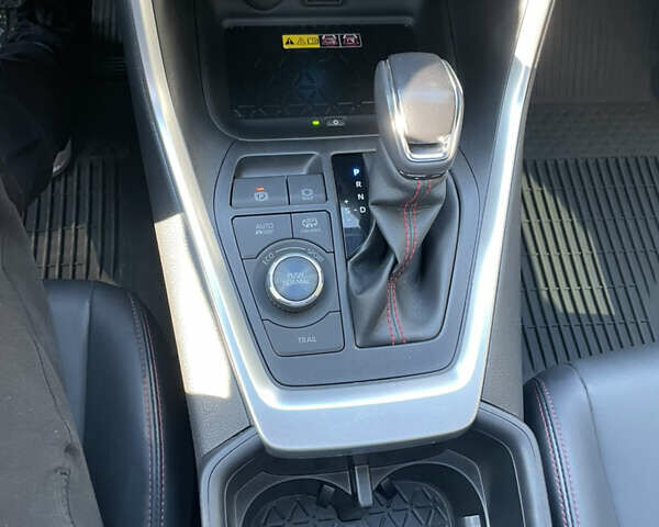 Синий Тойота RAV4 PHEV, объемом двигателя 2.5 л и пробегом 37 тыс. км за 45700 $, фото 34 на Automoto.ua