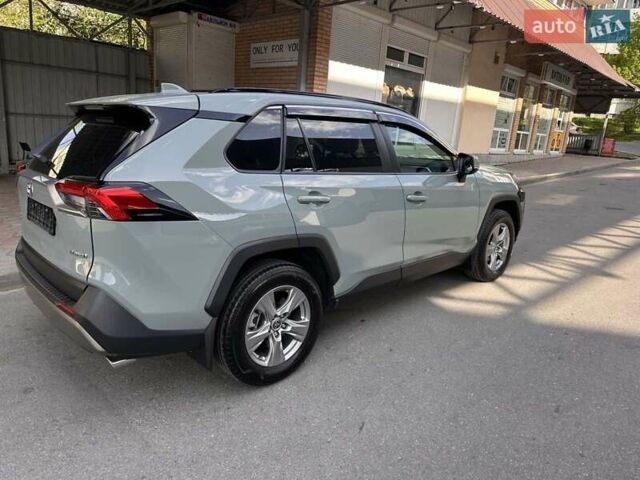 Зеленый Тойота RAV4 PHEV, объемом двигателя 2.49 л и пробегом 35 тыс. км за 32300 $, фото 4 на Automoto.ua