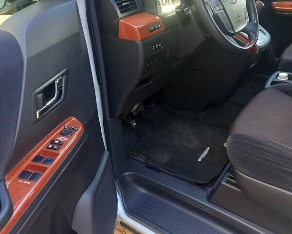 Белый Тойота Веллфаир, объемом двигателя 2.36 л и пробегом 120 тыс. км за 17500 $, фото 5 на Automoto.ua