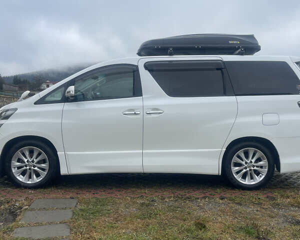 Белый Тойота Веллфаир, объемом двигателя 2.4 л и пробегом 80 тыс. км за 17200 $, фото 2 на Automoto.ua