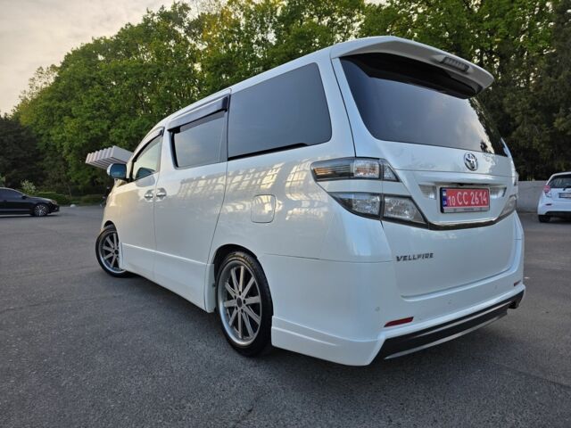 Білий Тойота Веллфаір, об'ємом двигуна 2.4 л та пробігом 110 тис. км за 13900 $, фото 2 на Automoto.ua