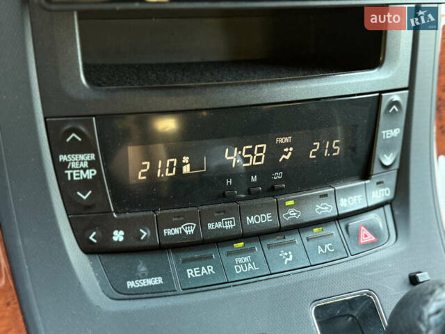 Білий Тойота Веллфаір, об'ємом двигуна 2.36 л та пробігом 84 тис. км за 16500 $, фото 55 на Automoto.ua