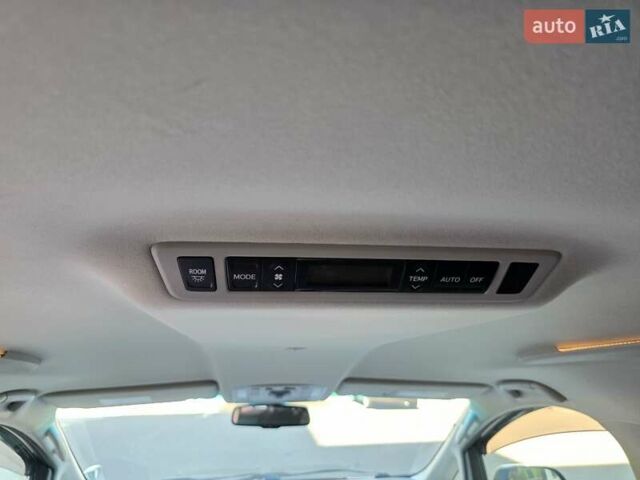 Білий Тойота Веллфаір, об'ємом двигуна 2.4 л та пробігом 97 тис. км за 18500 $, фото 29 на Automoto.ua