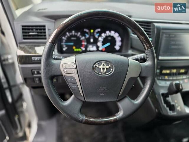 Белый Тойота Веллфаир, объемом двигателя 2.4 л и пробегом 83 тыс. км за 18500 $, фото 19 на Automoto.ua