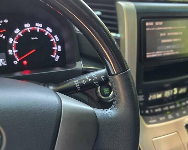 Белый Тойота Веллфаир, объемом двигателя 2.4 л и пробегом 84 тыс. км за 18500 $, фото 22 на Automoto.ua