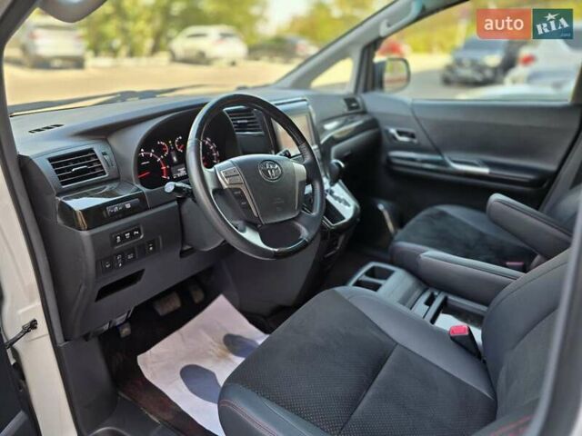 Білий Тойота Веллфаір, об'ємом двигуна 2.4 л та пробігом 97 тис. км за 18500 $, фото 19 на Automoto.ua