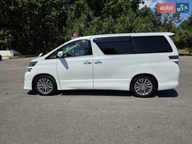 Белый Тойота Веллфаир, объемом двигателя 2.4 л и пробегом 84 тыс. км за 18500 $, фото 6 на Automoto.ua