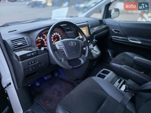 Белый Тойота Веллфаир, объемом двигателя 2.4 л и пробегом 97 тыс. км за 16900 $, фото 10 на Automoto.ua