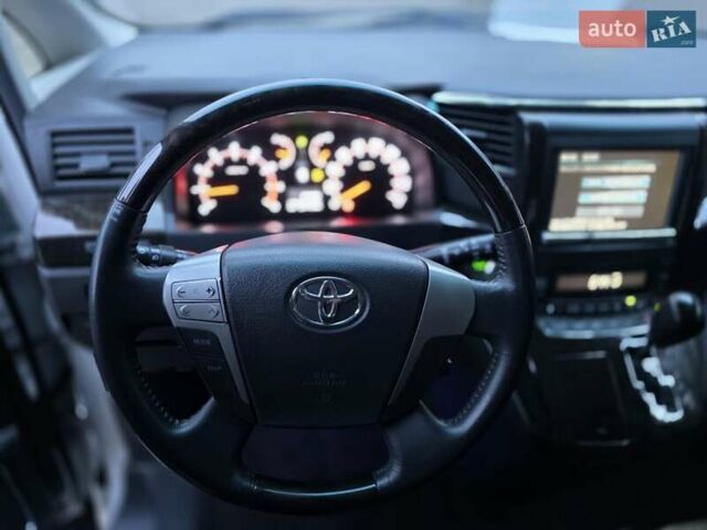 Белый Тойота Веллфаир, объемом двигателя 2.4 л и пробегом 97 тыс. км за 16900 $, фото 13 на Automoto.ua