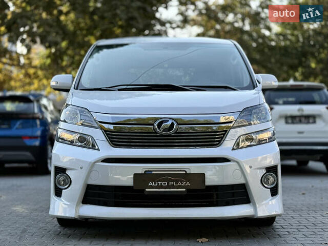 Білий Тойота Веллфаір, об'ємом двигуна 2.36 л та пробігом 84 тис. км за 16500 $, фото 2 на Automoto.ua