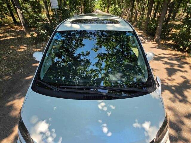 Белый Тойота Веллфаир, объемом двигателя 2.4 л и пробегом 84 тыс. км за 17900 $, фото 12 на Automoto.ua