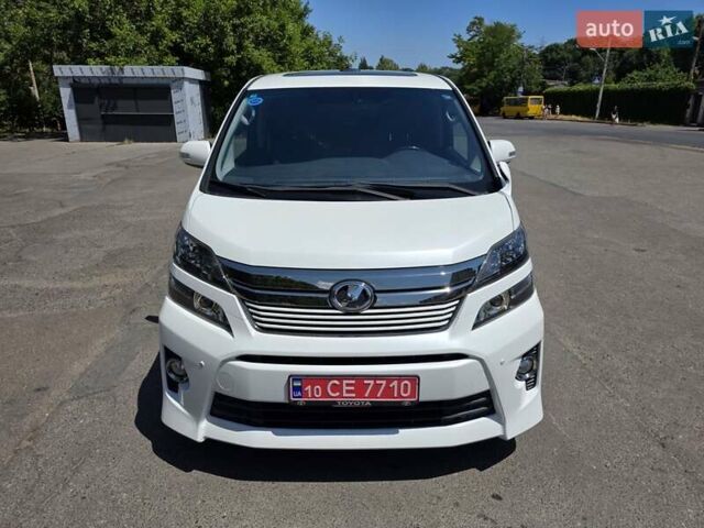 Белый Тойота Веллфаир, объемом двигателя 2.4 л и пробегом 84 тыс. км за 18500 $, фото 1 на Automoto.ua