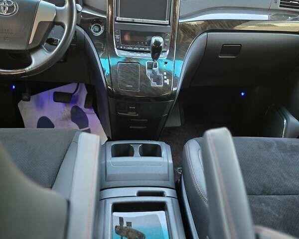 Білий Тойота Веллфаір, об'ємом двигуна 2.4 л та пробігом 97 тис. км за 18500 $, фото 28 на Automoto.ua