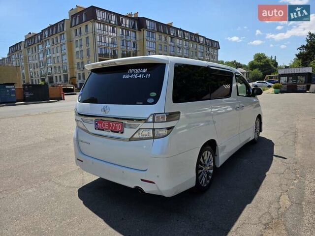 Белый Тойота Веллфаир, объемом двигателя 2.4 л и пробегом 84 тыс. км за 18500 $, фото 3 на Automoto.ua