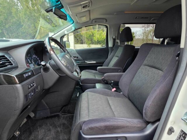 Белый Тойота Веллфаир, объемом двигателя 2.4 л и пробегом 83 тыс. км за 18500 $, фото 6 на Automoto.ua