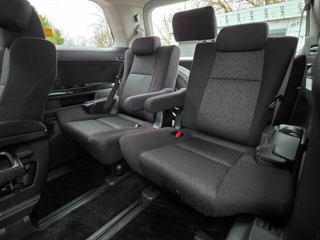 Белый Тойота Веллфаир, объемом двигателя 2.4 л и пробегом 83 тыс. км за 18500 $, фото 16 на Automoto.ua