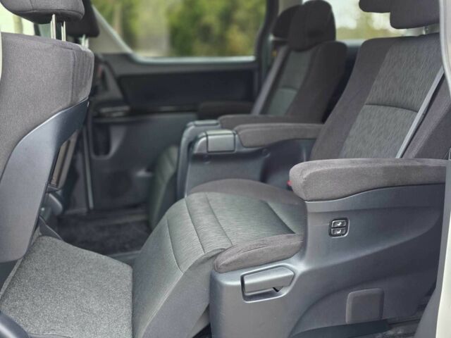 Белый Тойота Веллфаир, объемом двигателя 2.4 л и пробегом 83 тыс. км за 18500 $, фото 11 на Automoto.ua