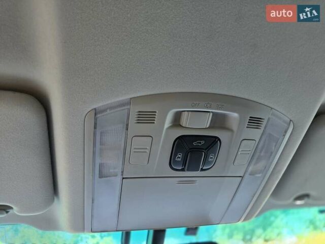 Білий Тойота Веллфаір, об'ємом двигуна 2.4 л та пробігом 97 тис. км за 18500 $, фото 24 на Automoto.ua