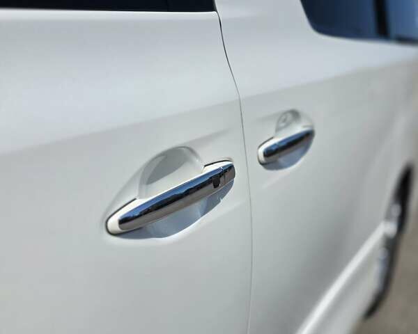 Белый Тойота Веллфаир, объемом двигателя 2.4 л и пробегом 84 тыс. км за 18500 $, фото 16 на Automoto.ua