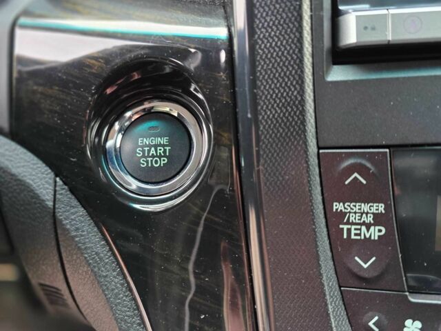 Белый Тойота Веллфаир, объемом двигателя 2.4 л и пробегом 83 тыс. км за 18500 $, фото 19 на Automoto.ua