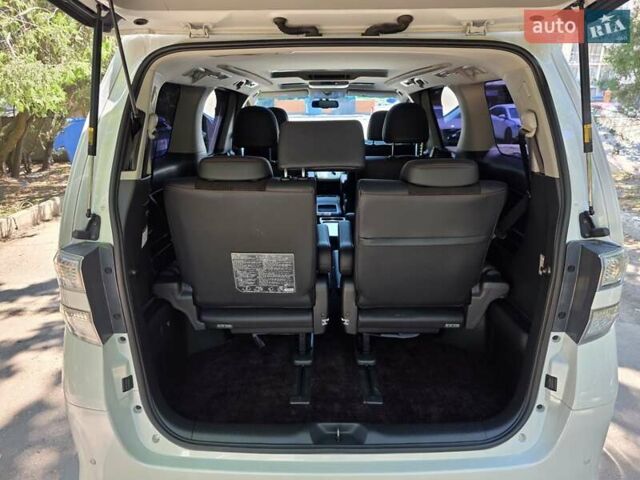 Белый Тойота Веллфаир, объемом двигателя 2.4 л и пробегом 84 тыс. км за 18500 $, фото 38 на Automoto.ua