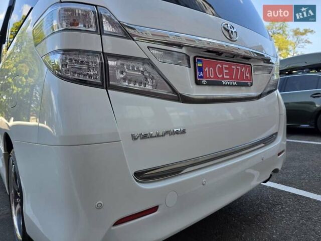 Білий Тойота Веллфаір, об'ємом двигуна 2.4 л та пробігом 97 тис. км за 18500 $, фото 2 на Automoto.ua