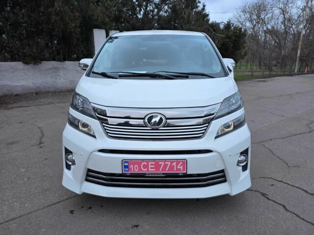 Белый Тойота Веллфаир, объемом двигателя 2.4 л и пробегом 97 тыс. км за 16900 $, фото 1 на Automoto.ua