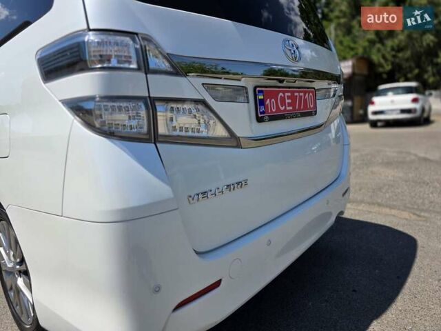 Белый Тойота Веллфаир, объемом двигателя 2.4 л и пробегом 84 тыс. км за 18500 $, фото 19 на Automoto.ua