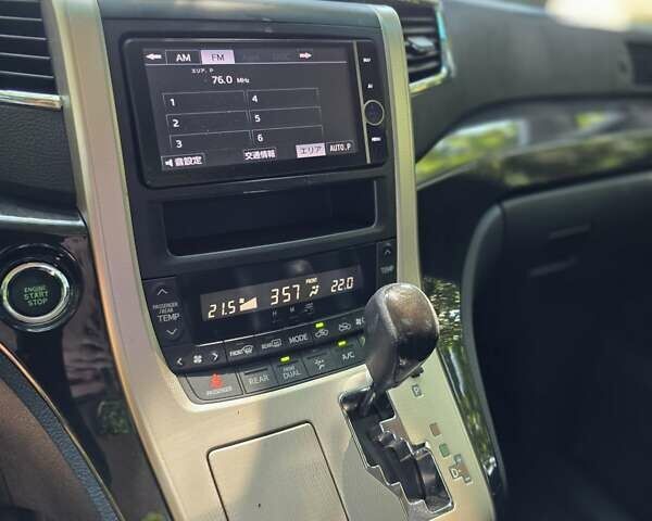 Белый Тойота Веллфаир, объемом двигателя 2.4 л и пробегом 84 тыс. км за 18500 $, фото 24 на Automoto.ua