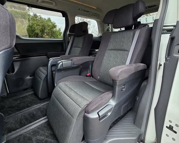 Белый Тойота Веллфаир, объемом двигателя 2.4 л и пробегом 83 тыс. км за 18500 $, фото 31 на Automoto.ua