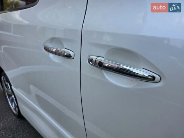 Білий Тойота Веллфаір, об'ємом двигуна 2.4 л та пробігом 97 тис. км за 18500 $, фото 8 на Automoto.ua