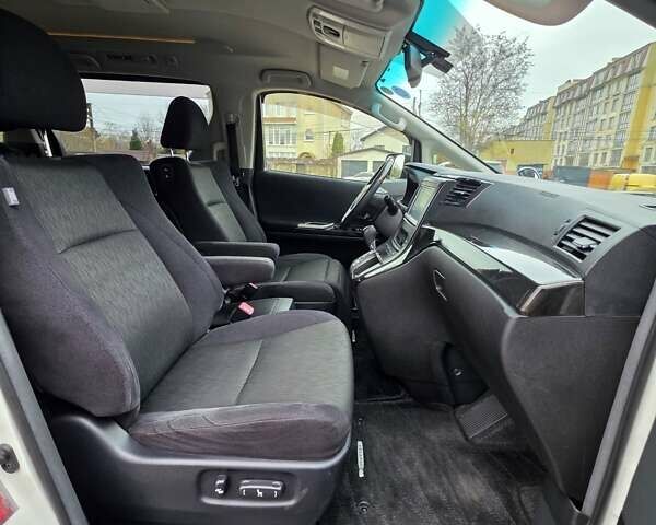 Белый Тойота Веллфаир, объемом двигателя 2.4 л и пробегом 83 тыс. км за 18500 $, фото 43 на Automoto.ua